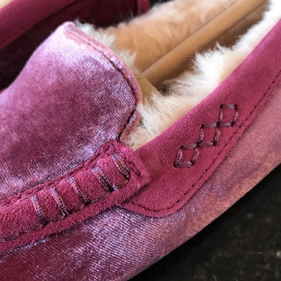 New UGG Ansley Velvet Slipper Loafer, Slip-On, 7 - Picture 4 of 16